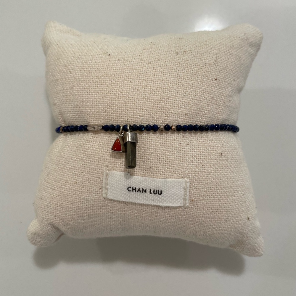Chan Luu Dark Mix Dainty Bracelet
